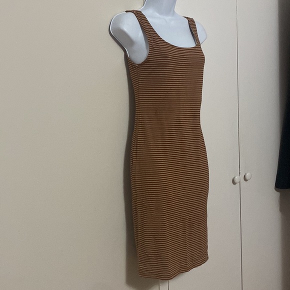 Striped dress - Picture 2 of 3